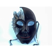 Маска бархатная с вырезом